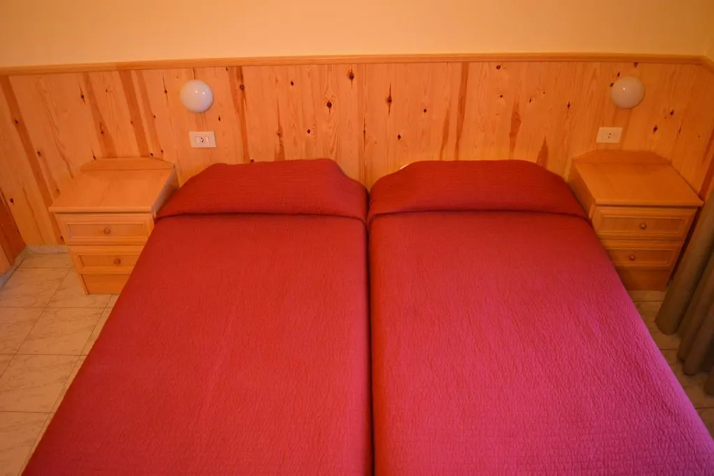Hostal La Neu Castellar De N'Hug 0*,  España